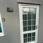 Homestay 1Bedroom In Family Home With Tiny Wet Room And Own Entrance