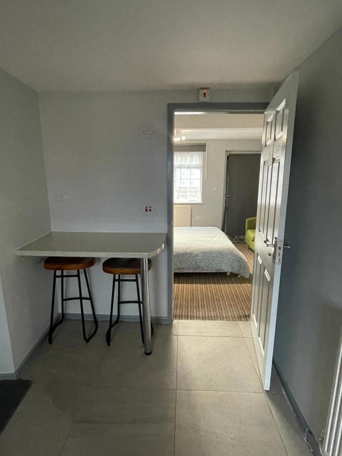1bedroom In Family With Tiny Wet And Own Entrance Homestay *